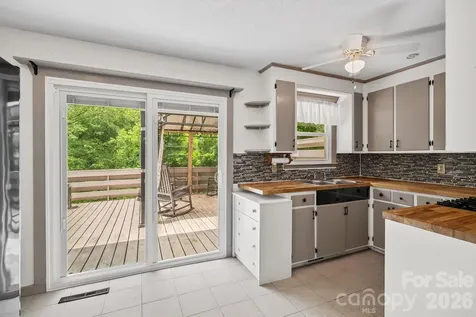 154 Richmond Hill Drive Asheville NC 28806
