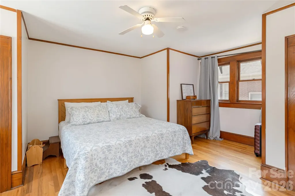 831 Oakland Street Hendersonville NC 28791
