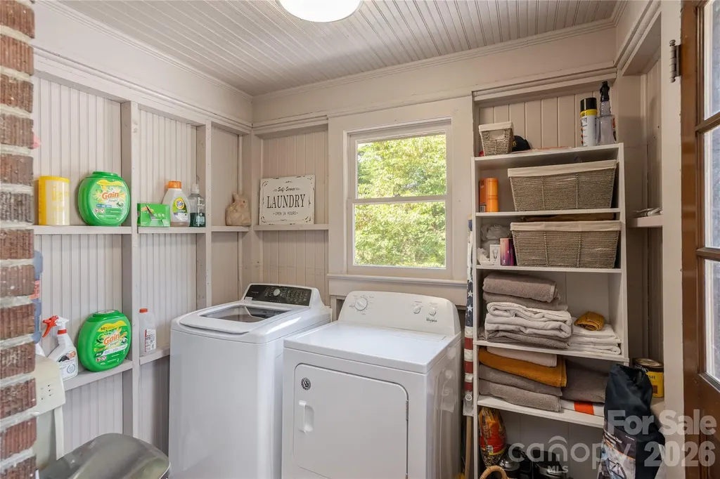 831 Oakland Street Hendersonville NC 28791