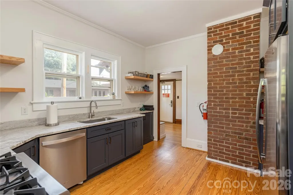 831 Oakland Street Hendersonville NC 28791