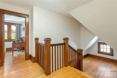 831 Oakland Street Hendersonville NC 28791