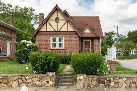 831 Oakland Street Hendersonville NC 28791
