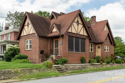 831 Oakland Street Hendersonville NC 28791