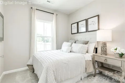 7353 Marino Court Charlotte NC 28212