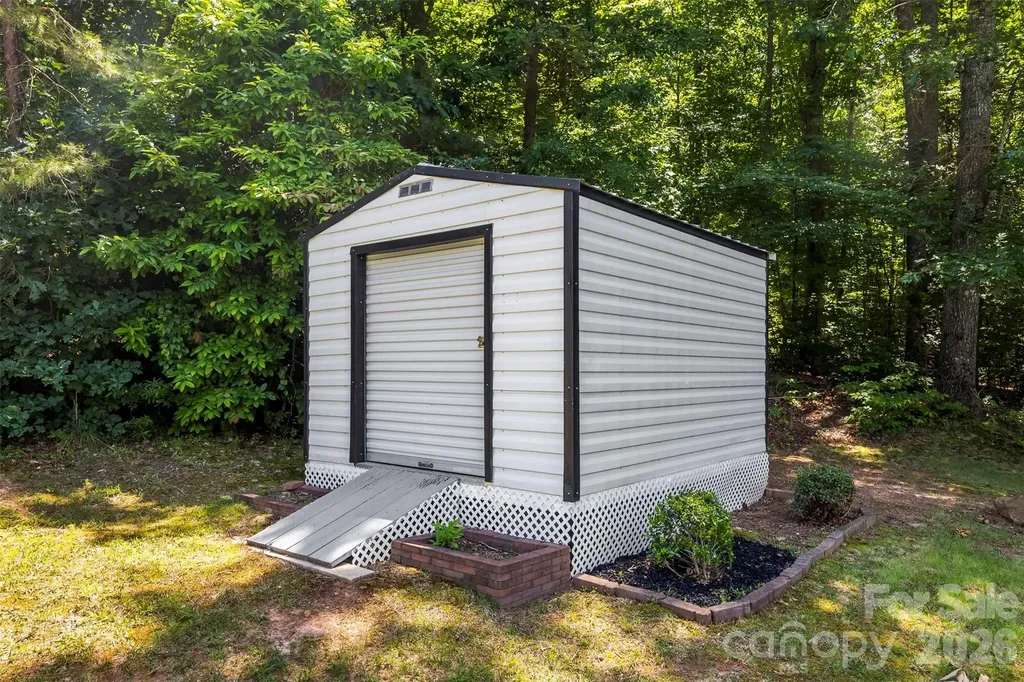 170 Ruthaven Drive Bessemer City NC 28016