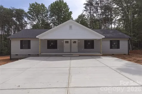 3429 & 3431 Fostall Lane Maiden NC 28650