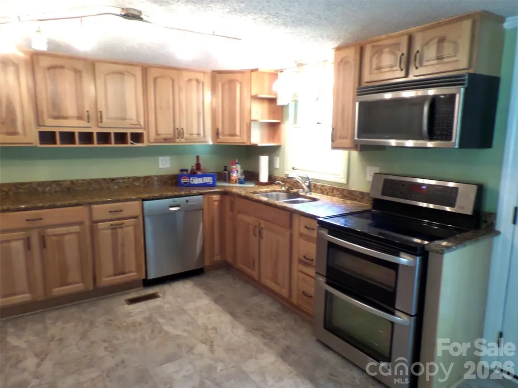 3333 Hunawill Street Claremont NC 28610