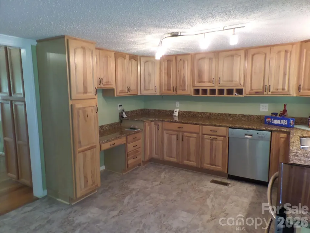 3333 Hunawill Street Claremont NC 28610