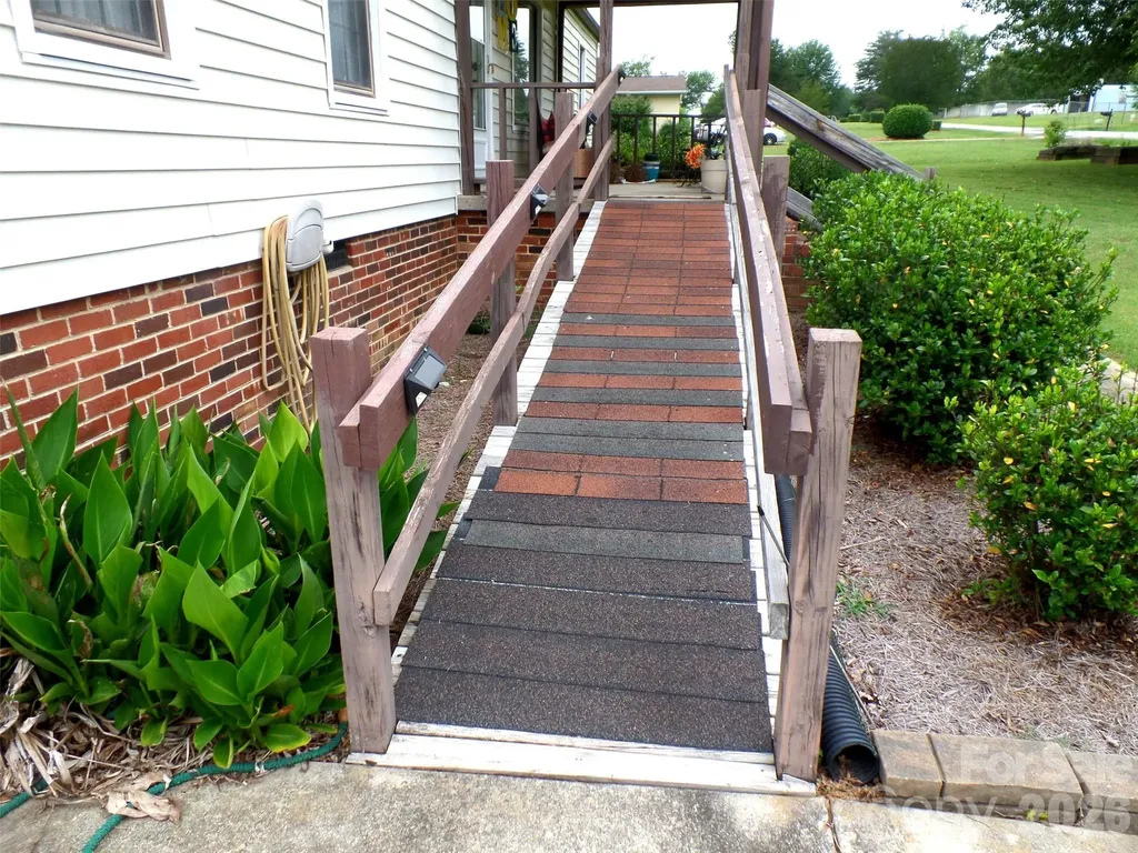 3333 Hunawill Street Claremont NC 28610