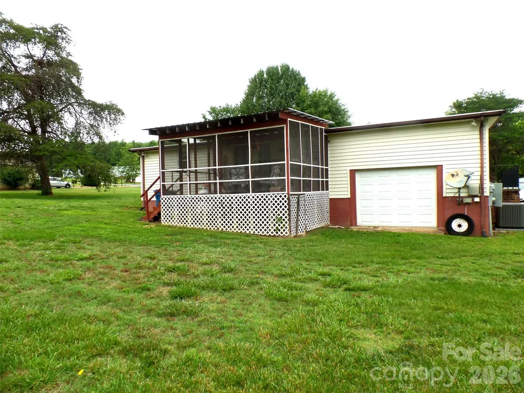 3333 Hunawill Street Claremont NC 28610