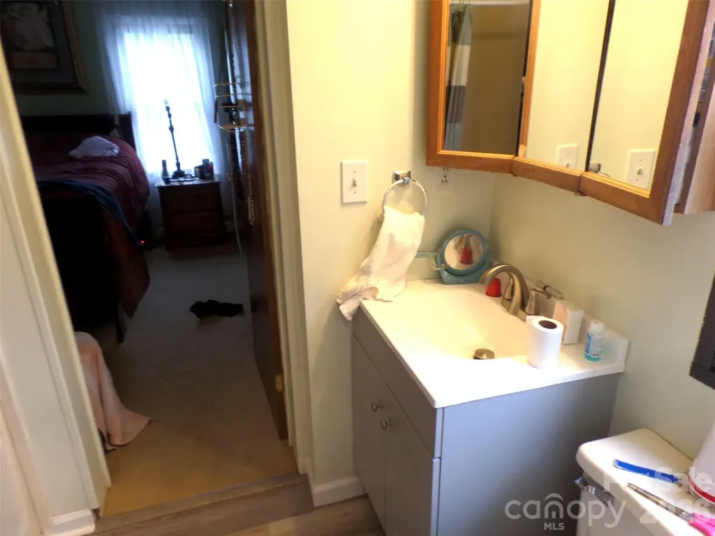 3333 Hunawill Street Claremont NC 28610