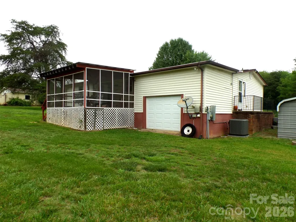 3333 Hunawill Street Claremont NC 28610