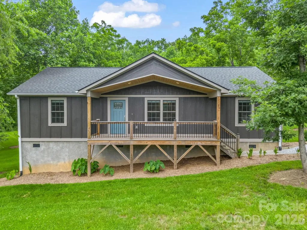 100 Walt Drive Hendersonville NC 28792