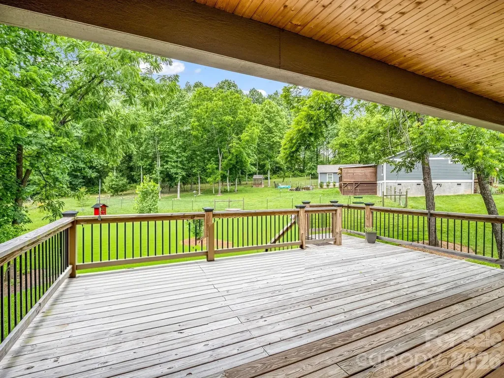 100 Walt Drive Hendersonville NC 28792