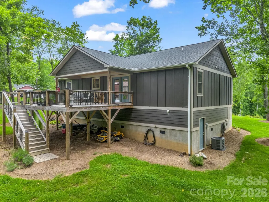 100 Walt Drive Hendersonville NC 28792