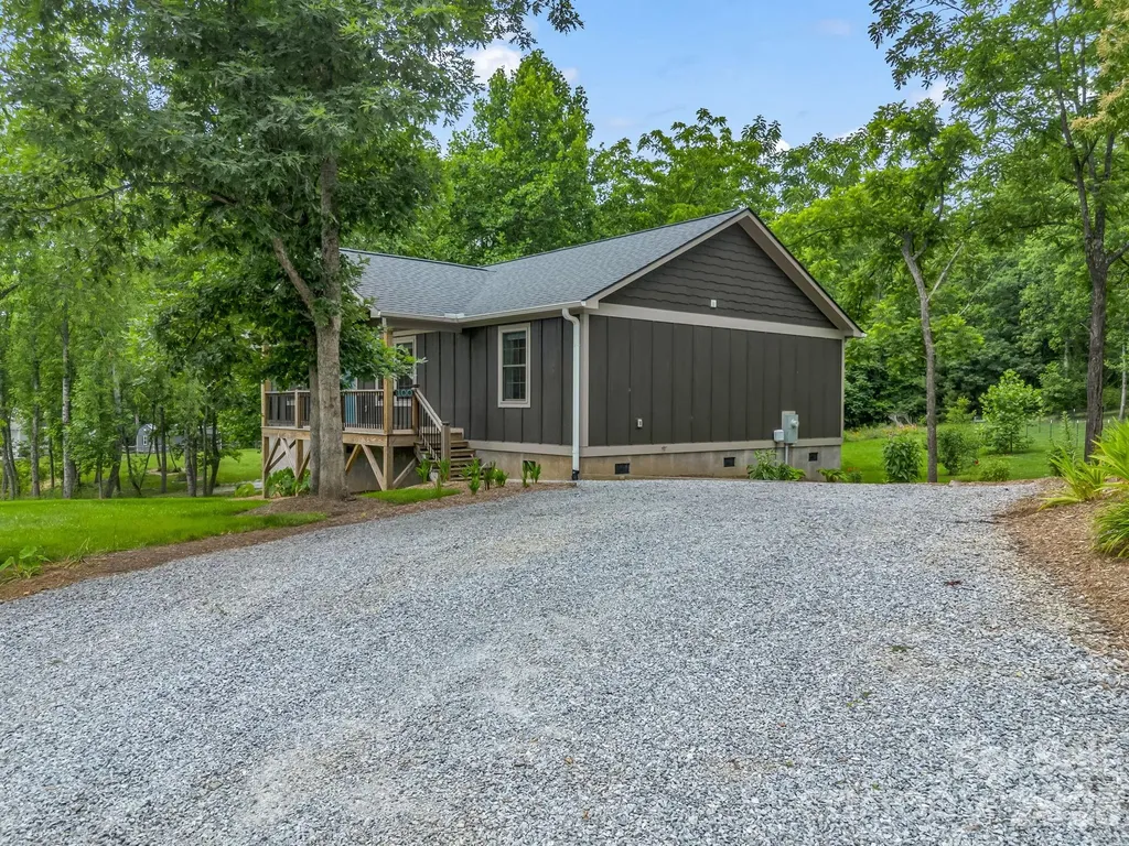 100 Walt Drive Hendersonville NC 28792