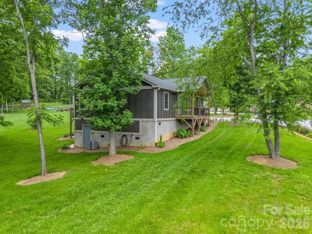 100 Walt Drive Hendersonville NC 28792