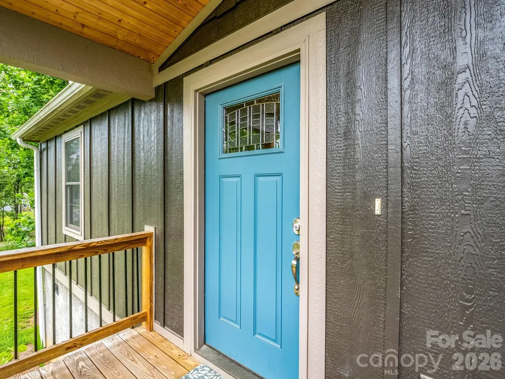 100 Walt Drive Hendersonville NC 28792