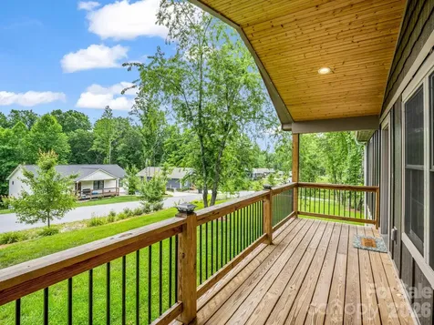 100 Walt Drive Hendersonville NC 28792
