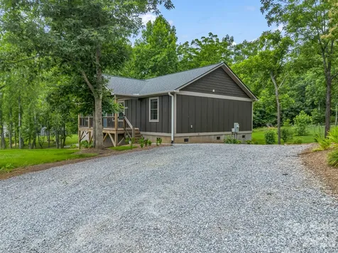 100 Walt Drive Hendersonville NC 28792