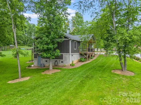 100 Walt Drive Hendersonville NC 28792