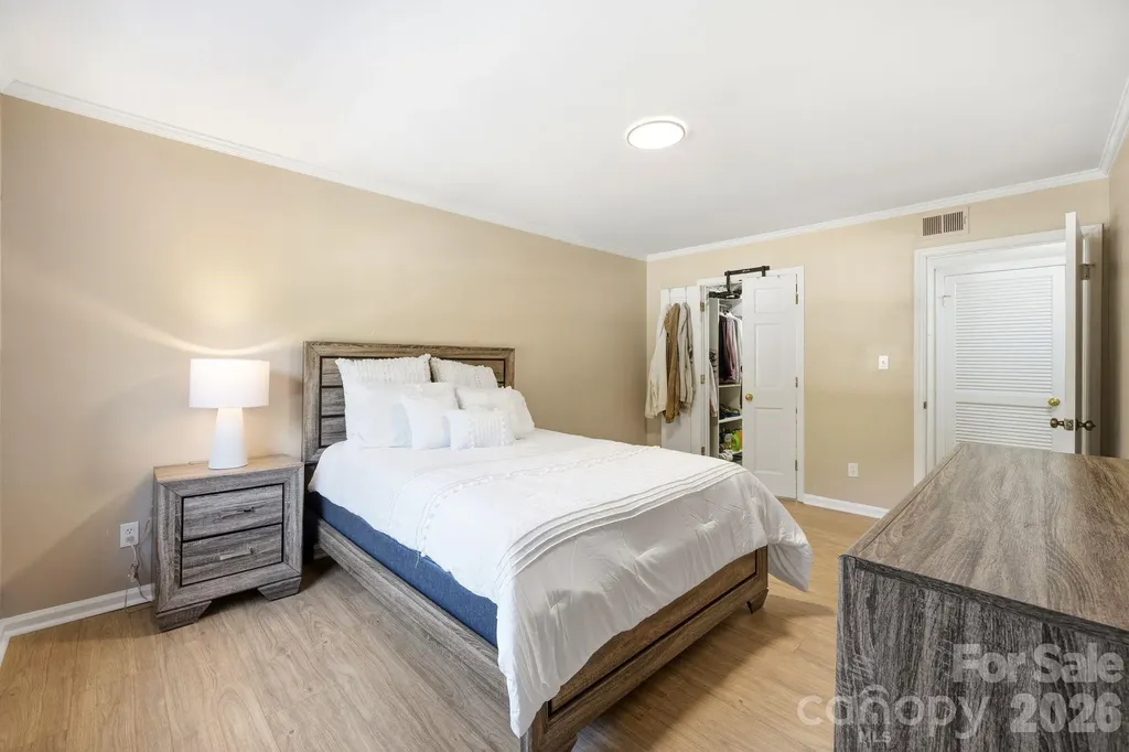4739 Hedgemore Drive Charlotte NC 28209