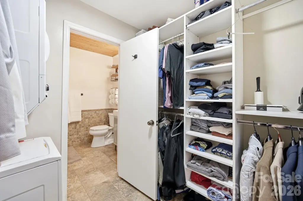 4739 Hedgemore Drive Charlotte NC 28209