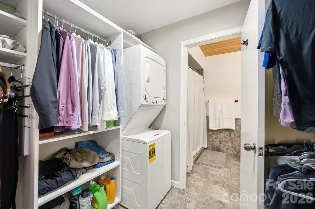 4739 Hedgemore Drive Charlotte NC 28209