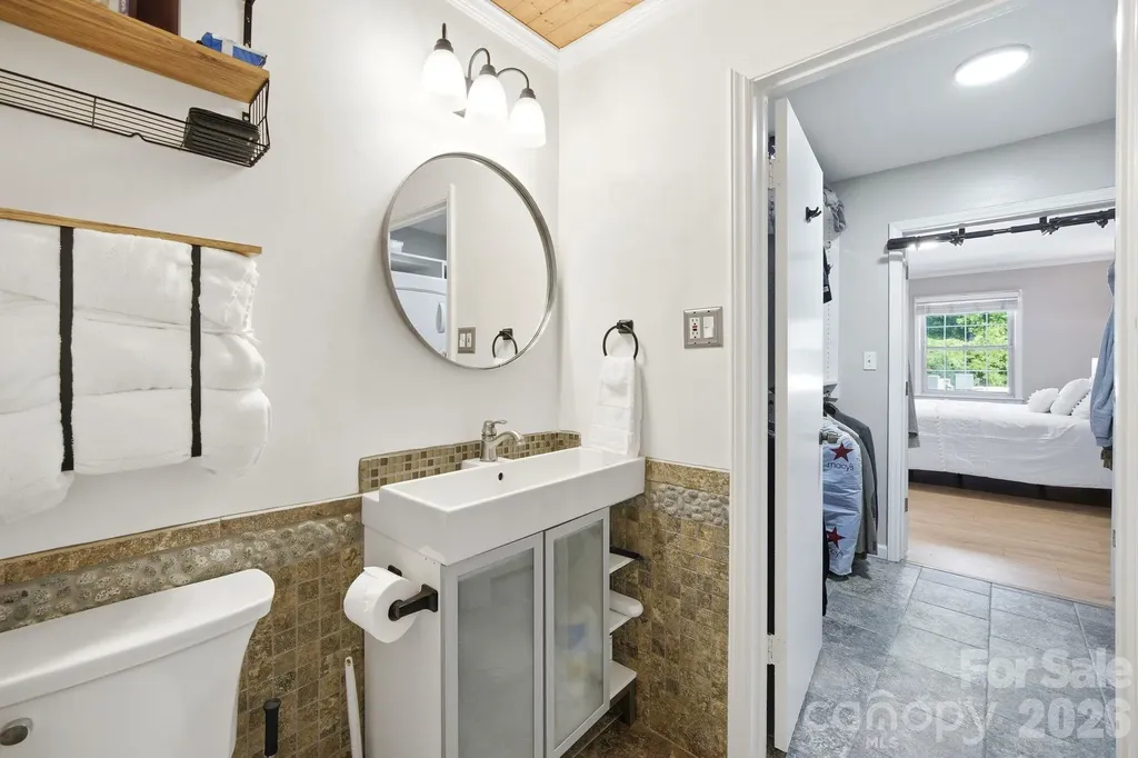 4739 Hedgemore Drive Charlotte NC 28209