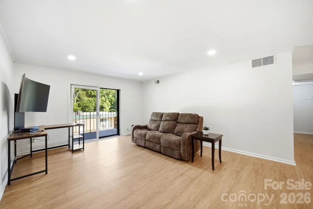 4739 Hedgemore Drive Charlotte NC 28209