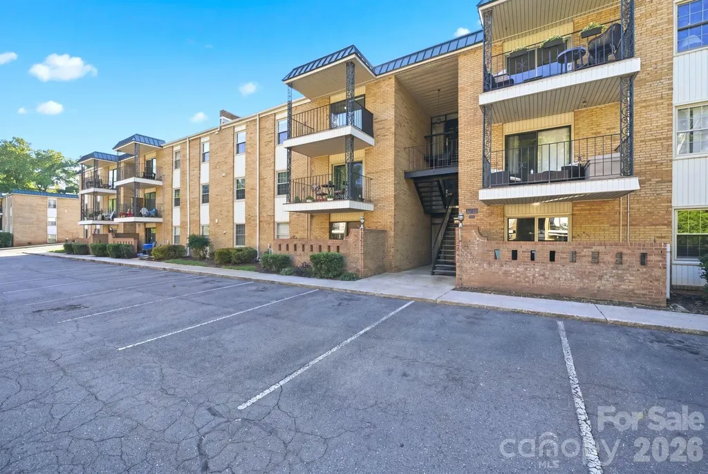 4739 Hedgemore Drive Charlotte NC 28209