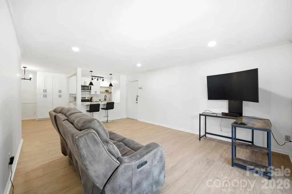 4739 Hedgemore Drive Charlotte NC 28209