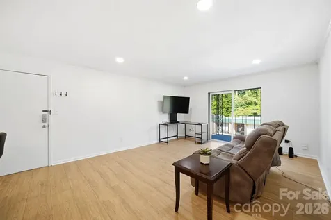 4739 Hedgemore Drive Charlotte NC 28209