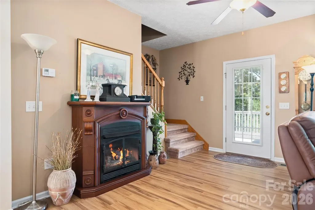 637 April Park Waynesville NC 28786