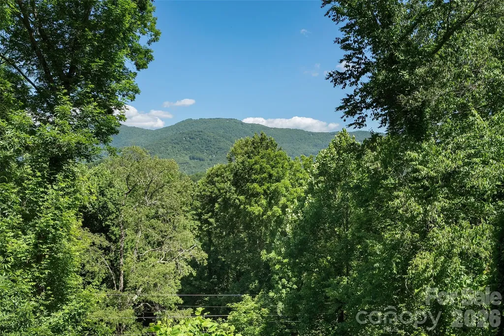 637 April Park Waynesville NC 28786