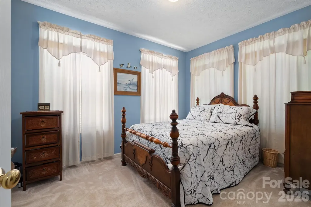 637 April Park Waynesville NC 28786