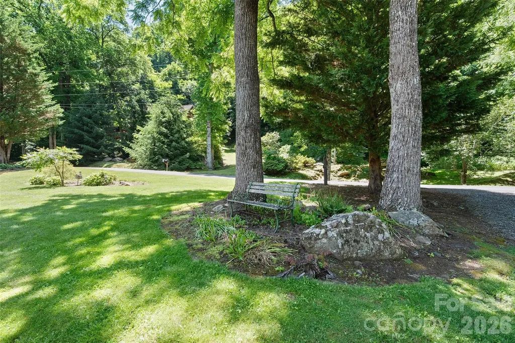 637 April Park Waynesville NC 28786