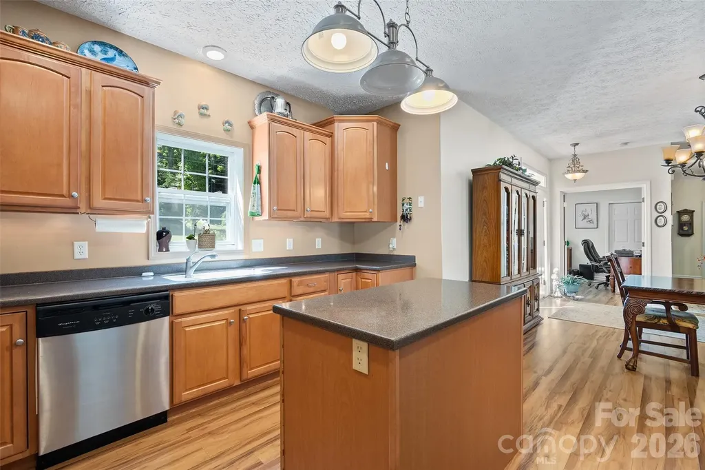 637 April Park Waynesville NC 28786