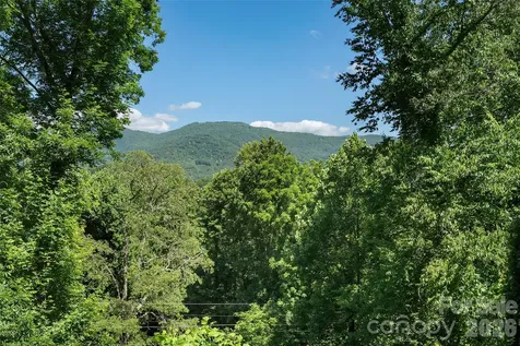 637 April Park Waynesville NC 28786