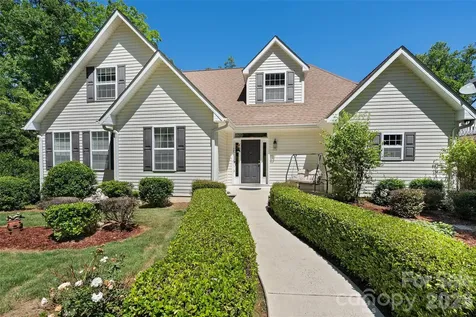 637 April Park Waynesville NC 28786