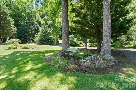 637 April Park Waynesville NC 28786