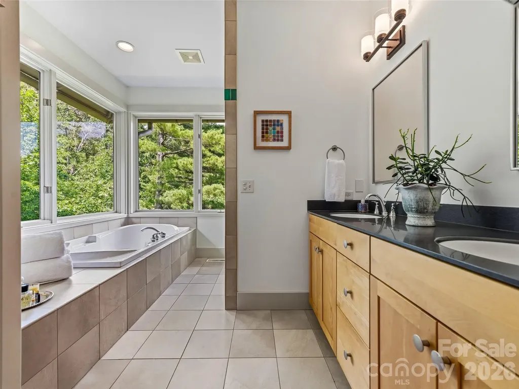 47 Garland Drive Asheville NC 28804