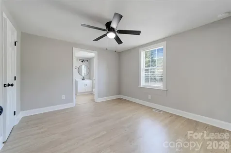 452 13th Avenue NE Hickory NC 28601