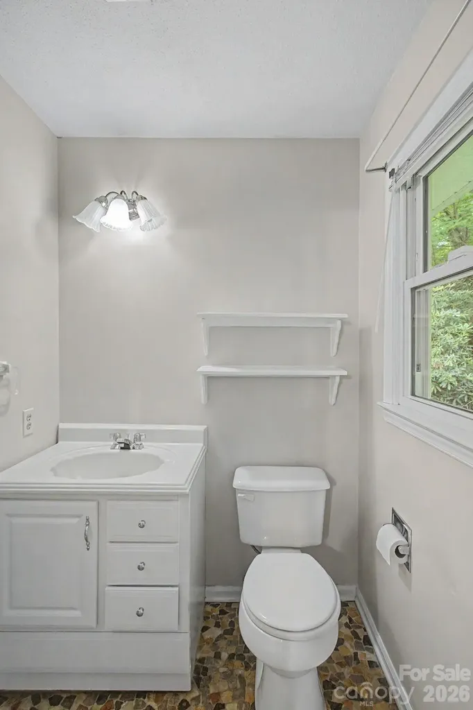 22 Mayfair Drive Candler NC 28715