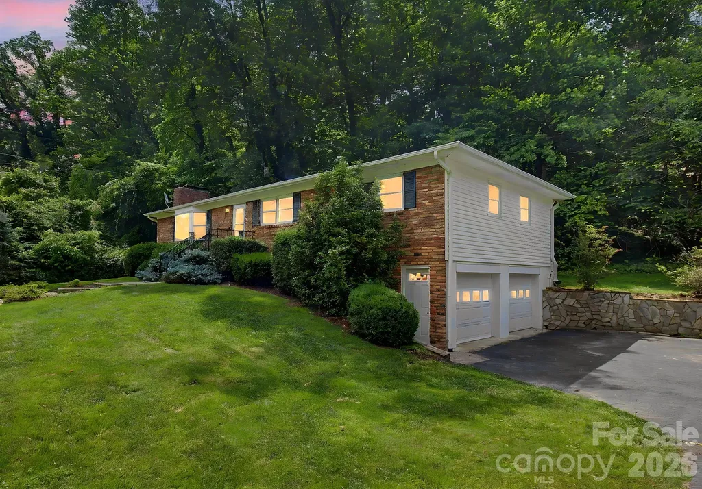 22 Mayfair Drive Candler NC 28715
