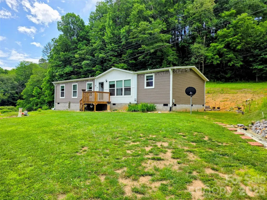 30 Evergreen Road Burnsville NC 28714