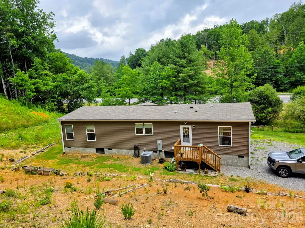 30 Evergreen Road Burnsville NC 28714