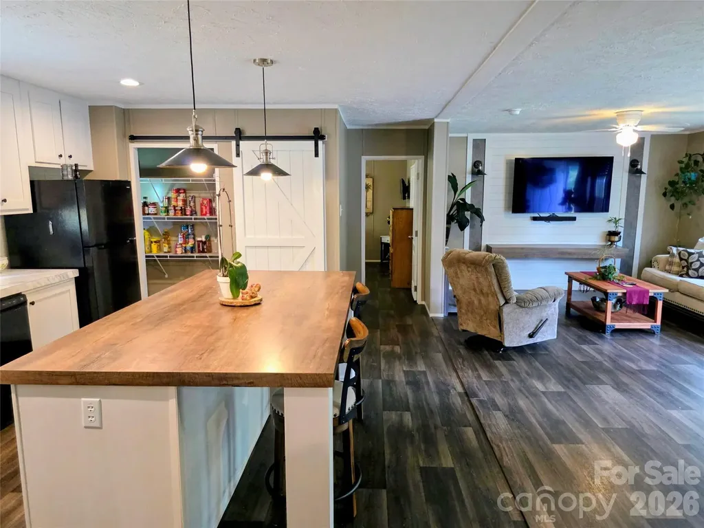 30 Evergreen Road Burnsville NC 28714