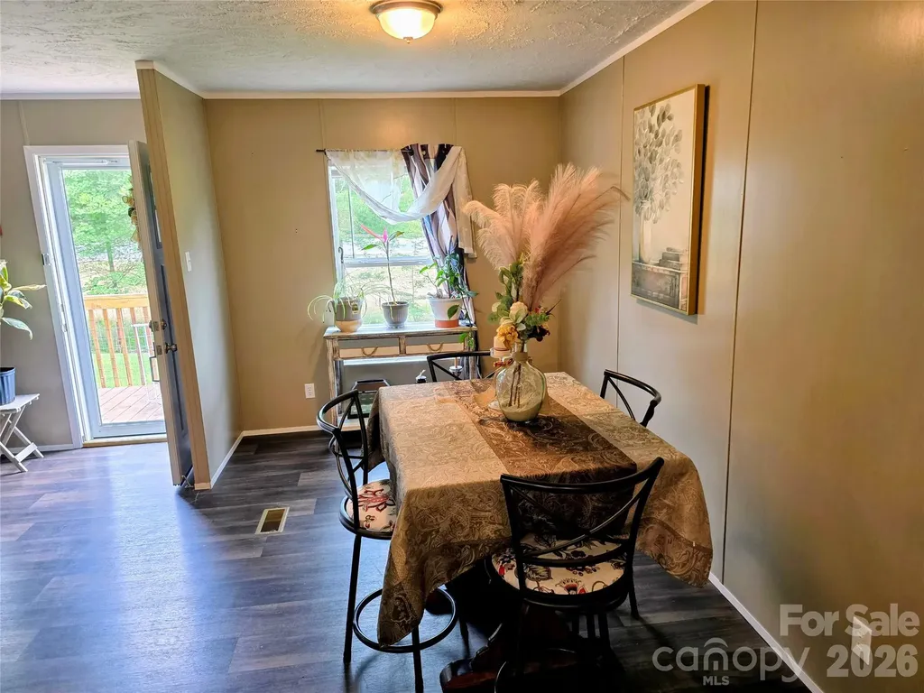 30 Evergreen Road Burnsville NC 28714