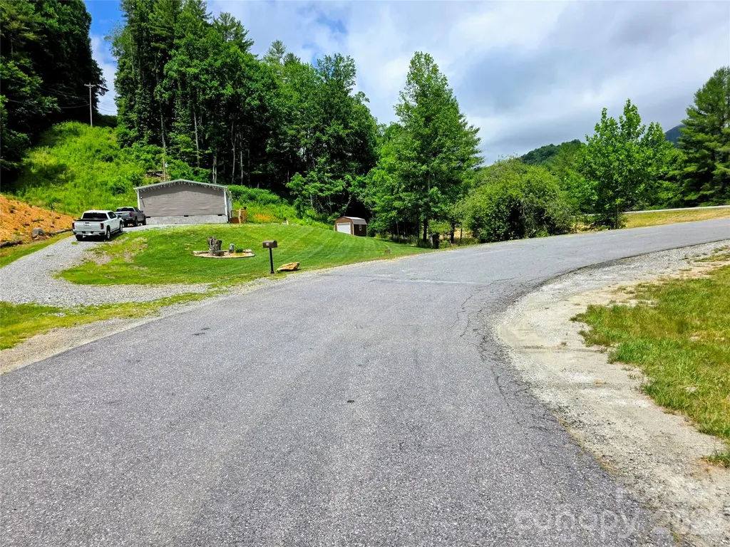 30 Evergreen Road Burnsville NC 28714